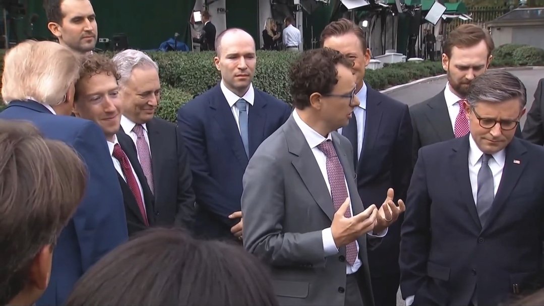 billyhumblebrag's tweet photo. Its like a renaissance painting. https://t.co/5GYULaKcJw