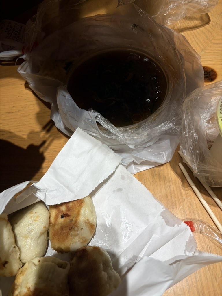 Bcvmioo666's tweet photo. 和大哥 https://t.co/AC2ZK4iDf2