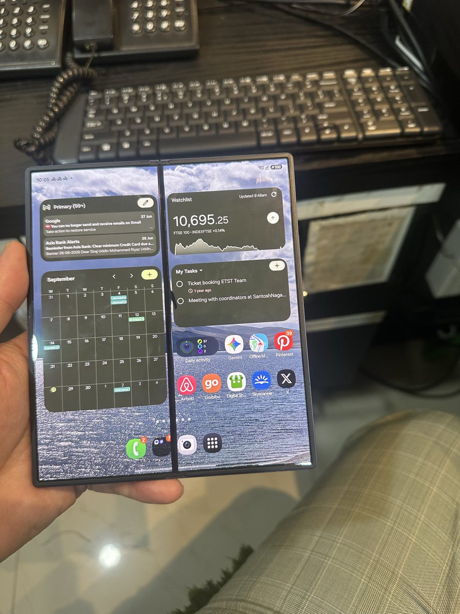 sirajuddinz2's tweet photo. The inner screen of my Samsung Galaxy Z Fold6 has developed damage along the centre, despite no drop, impact, or other noticeable incident. I’ve rarely used the foldable screen, so this is especially disappointing. @SamsungIndia, I’d appreciate your help in resolving this. https://t.co/0abRibleu1