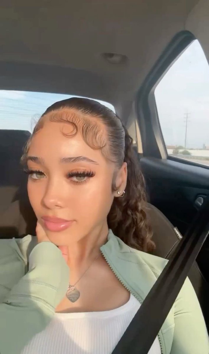 user93930203's tweet photo. @triguenocracy Nigga are you lying to yourself ? An average Dominican girl is mixed and of predominant European descent likely 🇪🇸🇵🇹🇫🇷 and a Mexican torta is fat, with a Olmec head, and has only 30%-40% European on average https://t.co/dN725zqyQb