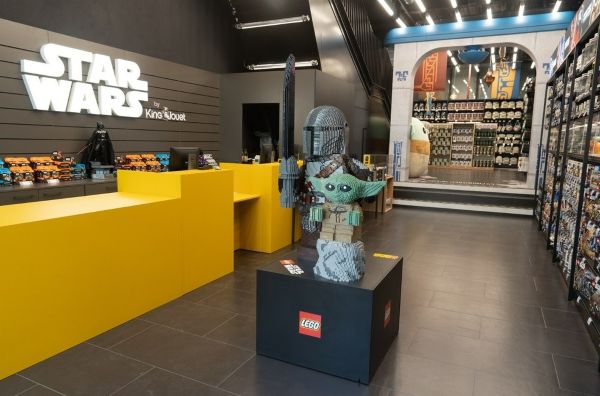 movieobjects's tweet photo. Vacances Toussaint Animations au #StarWarsStore à Paris https://t.co/HrrjRZ1pcQ @KingJouet_Fr @StarWarsFR https://t.co/aounrrz1Yg