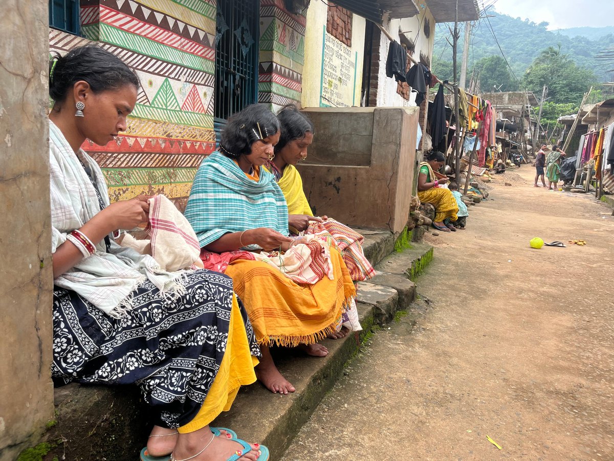 12_baje's tweet photo. “Protecting Heritage, Strengthening Livelihoods”

The Dongria community of Khambesi village, Rayagada, is working to preserve its traditional shawl-making skills. Access to a suitable workspace and essential equipment can provide the support needed to sustain this indigenous craft and livelihood.

The community’s demand deserves attention and appropriate support from the concerned authorities.

#GrassrootsVoices #RayagadaChallenge 
#GrassrootsAction

@DM_Rayagada
@CMO_Odisha @SecyChief
@otvnews @FdOdisha
@bdobctc @kanak_news
@IPR_Odisha