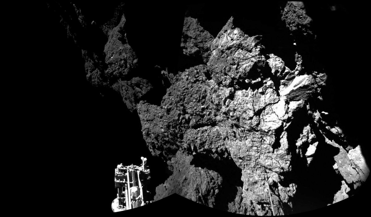 marzano_malone's tweet photo. On this Day—30 September 2016

Ten years ago today, ESA’s Rosetta made its final controlled descent onto Comet 67P.

After more than 12 years in space, the spacecraft transmitted images and scientific data until the moment of contact.

📸 ESA/Rosetta/OSIRIS https://t.co/Lxr8KCZaUP