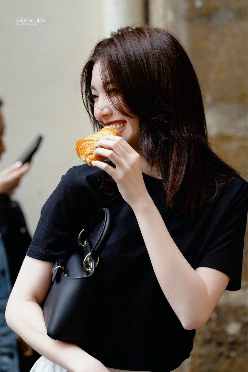 summerxu490729's tweet photo. Seen at Paris Fashion Week 24-year-old Orm Kornnaphat embodies refined simplicity in Dior during Paris Fashion Week.🥐🥨

#OrmKornnaphat
#OrmKornnaphatDiorSummer27
#Dior #DiorSummer27 #PFW
@ormmormm @dior @XFashion https://t.co/RPuOHxzf3Q