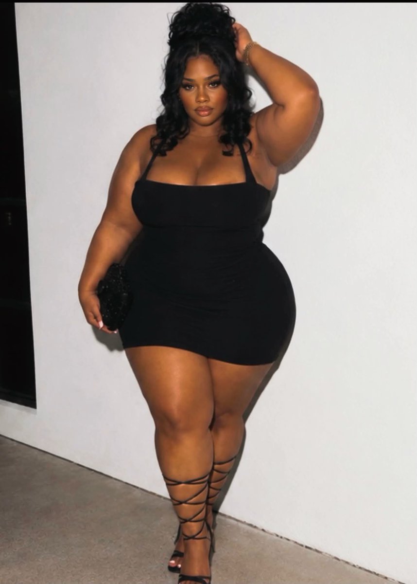 Toosynn's tweet photo. 30,rich ,no kids,no husband 
Living the best life🥳 https://t.co/7plJ5gynVW