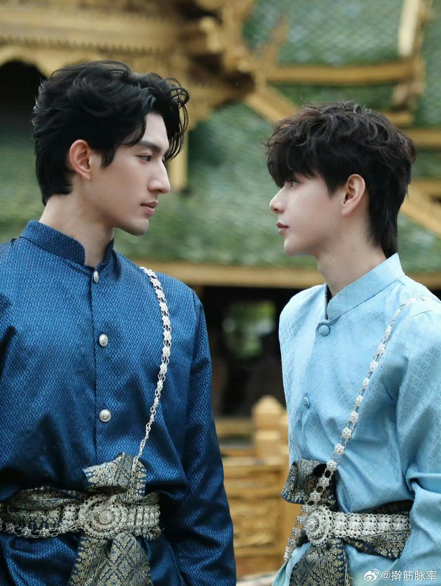 OhOhLilpil's tweet photo. Ini bisa ga sih remake Red, White and Royal Blue versi thailand tapi artisnya dari Singapore and Chinese kek lintas negara banget nih series jadinya

#aylio https://t.co/KJYs5oZDn1