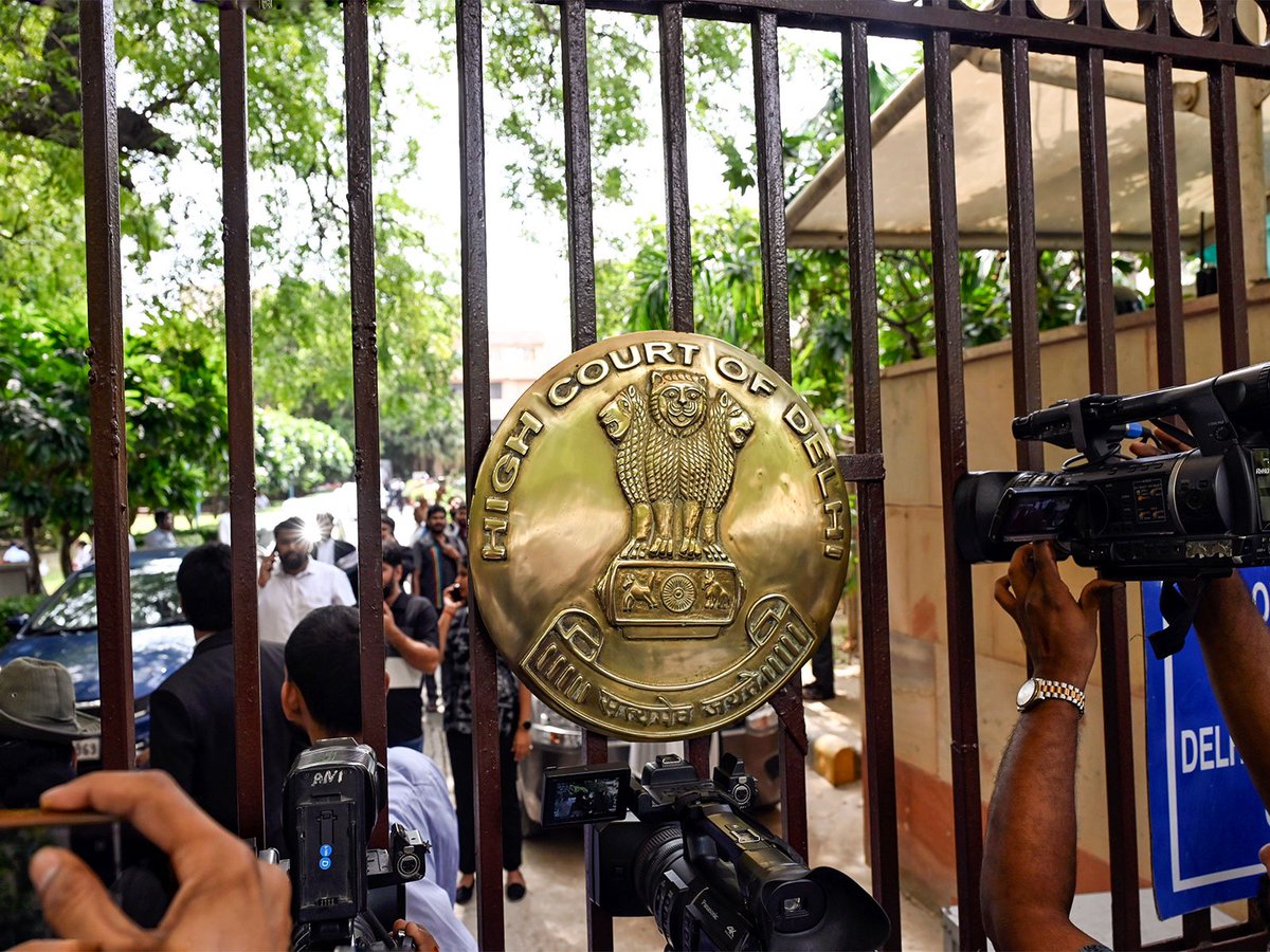 ANI's tweet photo. Delhi High Court refuses to grant bail to Umar Khalid and Sharjeel Imam in Delhi riots UAPA case. https://t.co/vWZAZDGWJm