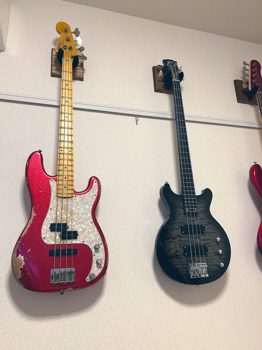 DDD_Bass's tweet photo. MNG!

Fender Custom Shop 
Limited Edition Masterbuilt J Precision Bass PJ King's Red Sparkle

Jさんの誕生日に我が家にやってきました。

9/26当日まで非公開にしたかったのですが、テンション上がってしまいモノクロ画像で匂わせてしまいました😓 https://t.co/r9R1okW6p0