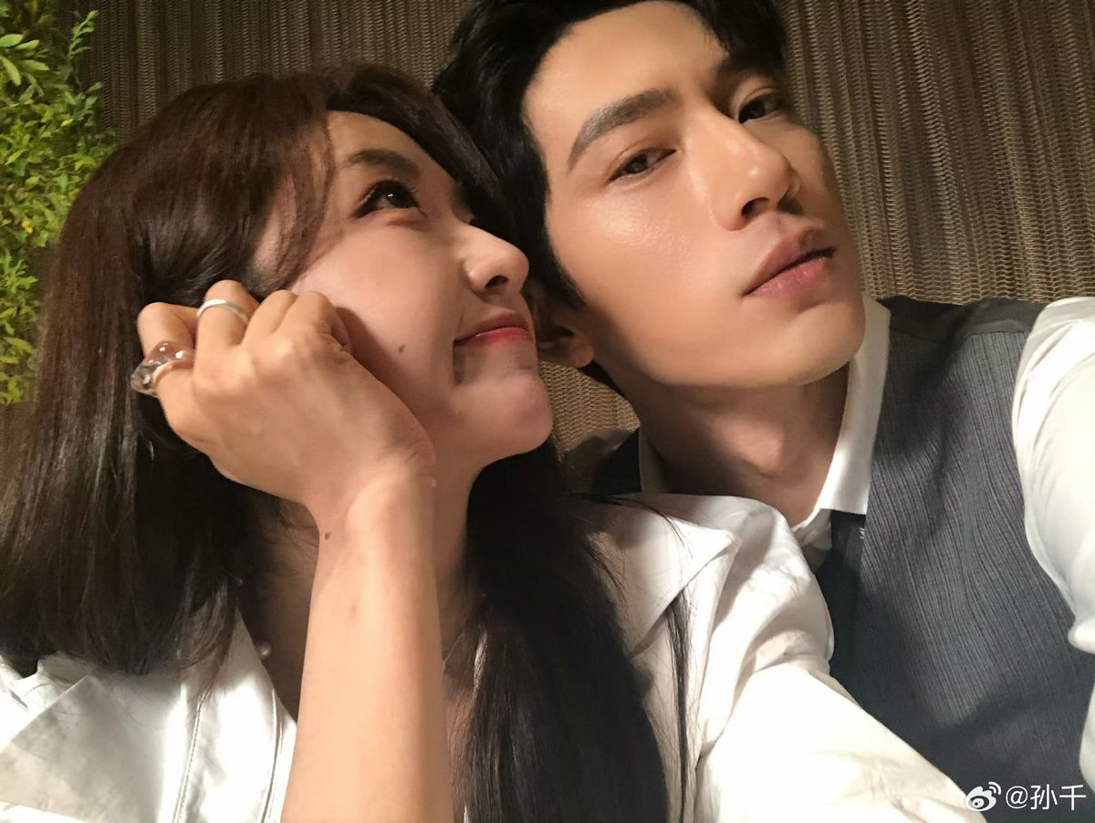 9yrdp's tweet photo. 조춘청랑 完。。
사회초년생이 베이징이라는 도시에서 어떻게 살아남고 살아가는지 그 안에서의 사랑, 우정, 행복을 엿 본것 같았던 드라마😵‍💫 https://t.co/3sTooZq7Ay