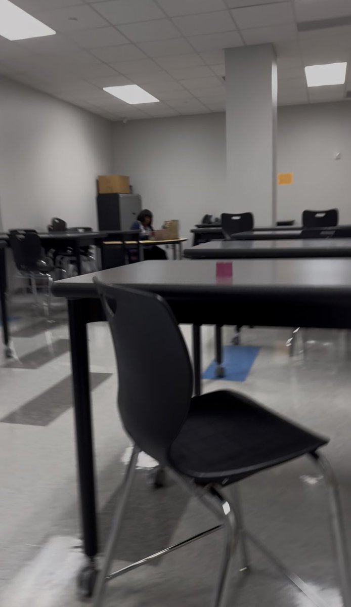 Im0nly18's tweet photo. Slanging dick while teachers in class I love high school #nsfw #nsfwtwt #goon #lowlvl #cum #school https://t.co/MUOjF0ZSCT