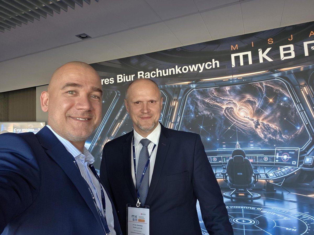 Pro_Progressio's tweet photo. Środowy poranek to dobra okazja do podsumowania ostatnich wydarzeń z udziałem #ProProgressio. Prezes Wiktor Doktór wystąpił jako prelegent przy premierze raportu #GeeX oraz jako moderator pierwszego dnia #MKBR w Kielcach. Dziękujemy za zaproszenie i świetne rozmowy! https://t.co/RbZcqPi49T