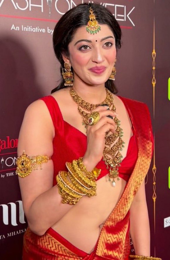 PsychoFapper99's tweet photo. Pranitha Subhash is the Indian Bonnie Blue https://t.co/gNvYtI3ESB