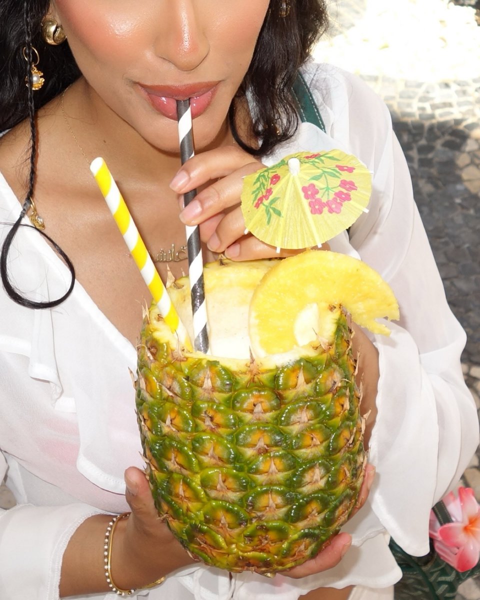 jonazjaz647's tweet photo. Me &amp; my pineapple https://t.co/nBROBxitUE
