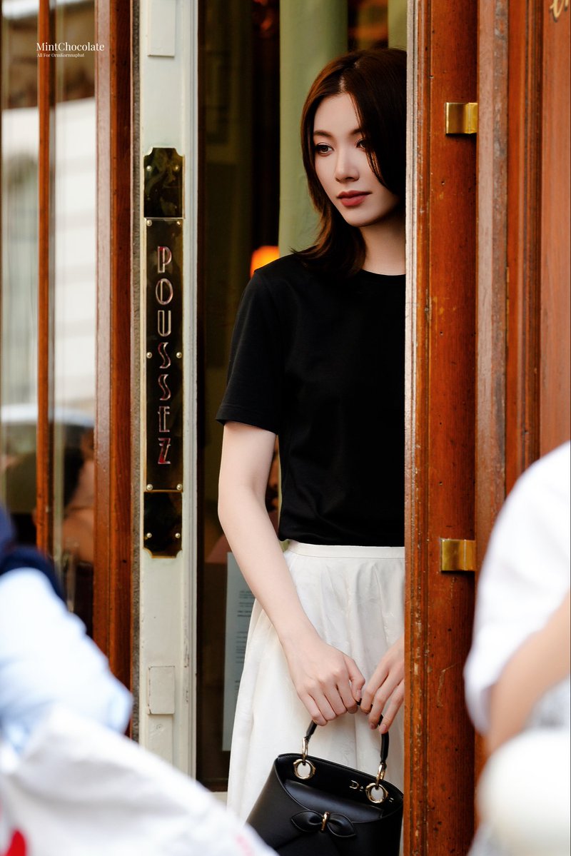 summerxu490729's tweet photo. Orm Kornnaphat as Dior Brand Ambassador frames minimal elegance within Paris Fashion Week within a composed mood for Summer 27.

#OrmKornnaphat
#OrmKornnaphatDiorSummer27
#Dior #DiorSummer27 #PFW
@ormmormm @dior @XFashion https://t.co/7r0dAAGfhx