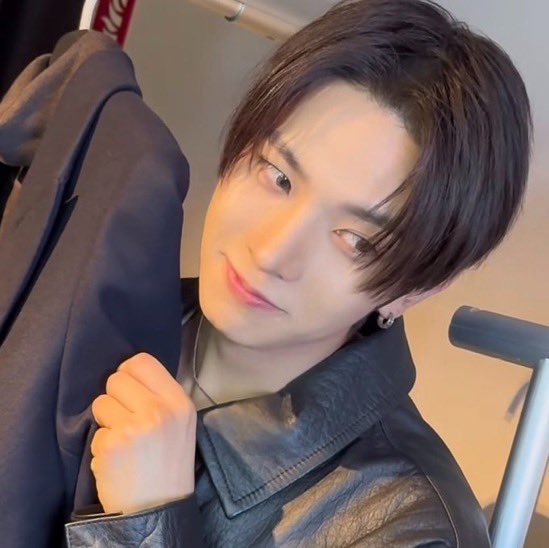 heejakeluvrism's tweet photo. like please she’s my girlfriend &amp; my everything she’s so moeful and kyu and lovely everyone should loves her ｡ﾟ･ (>﹏<) ･ﾟ｡ https://t.co/KYraA2qNBs