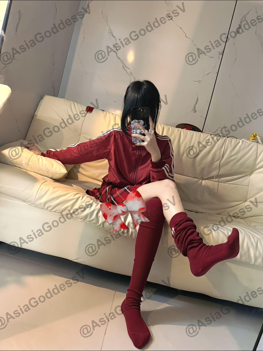 AsiaGoddessV's tweet photo. I am Chinese Lolita Goddess
sniff my feet bitch
#findom #femdom https://t.co/W8FgVz7XVa
