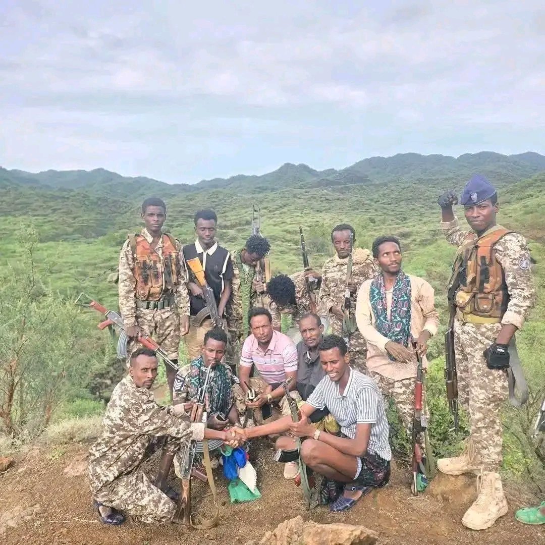 ibnulafar's tweet photo. የአፋር ልዩ ሀይል የብሶ በር የጠላት ምሽግን በመስበር ግስጋሴውን ወደ ጨርጨር ጀምሯል። https://t.co/dAoLIjIh1z