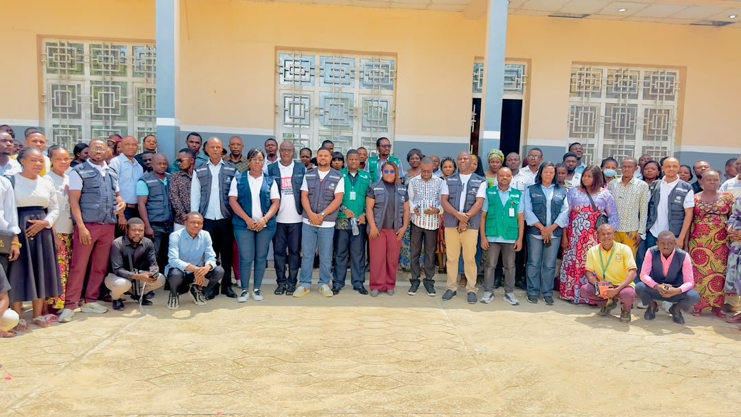 OMSRDCONGO's tweet photo. @GermanyDiplo @FCDOGovUK @ItalyMFA @BM_Afrique @dfat @WHO @MR_Belizaire @mvankerkhove @Chikwe_I @Presidence_RDC @ProfJanabi @WHOAFRO @OMS_Afrique @ECHO_CESAfrica @ONUGeneve @africaupdates Cette formation intégrée vise au final 500 prestataires dans les 5 zones de santé urbaines pour protéger les travailleurs de 1ère ligne &amp; stopper la contamination. À #Kisangani, 14 personnels de santé déjà infectés par le virus #Bundibugyo… tous issus des établissements privés. https://t.co/bvMlLPSShh