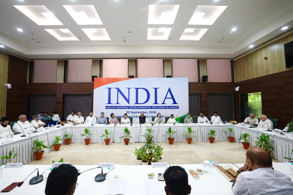 INCIndia's tweet photo. The INDIA bloc leaders met at the Constitution Club of India for an important meeting.

Congress President Shri @kharge, CPP Chairperson Smt. Sonia Gandhi ji, and LoP Shri @RahulGandhi attended the meeting.

📍New Delhi https://t.co/zm2fXUirGH