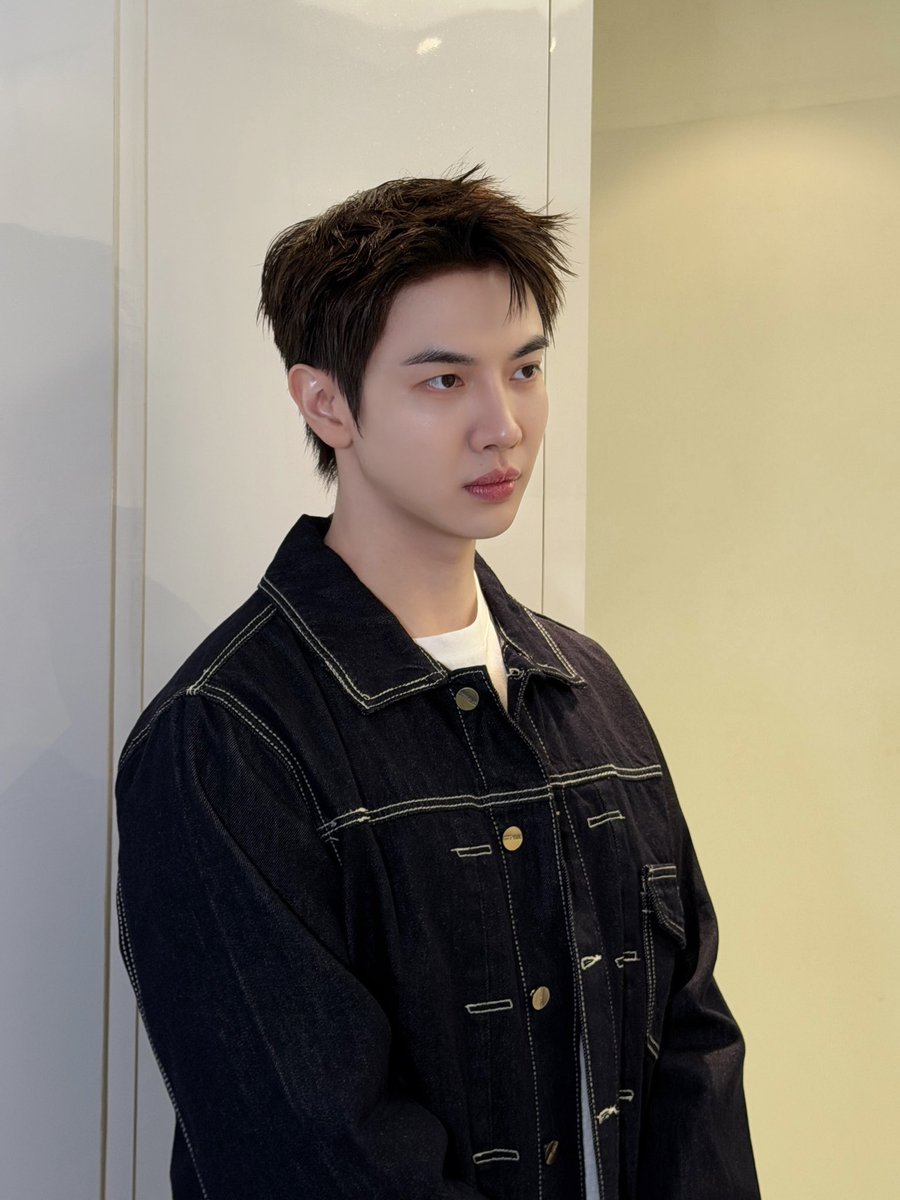 MchoiceTH's tweet photo. ‘แม็กกี้’ พร้อมแล้ว! เจอกันที่งาน ‘Robinson SuperJeans Week 2026’ นะครับบ 👖🤍⭐️

NIYOMJEANS X MAXKY
#RobinsonSuperJeansWeekaxMaxky
#maxky_rp
#MchoiceArtist https://t.co/VvbKskLbQb