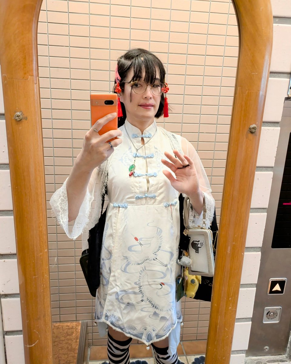 BrazukasBF10's tweet photo. She somehow looks chubby. https://t.co/iXVvHdhnSx