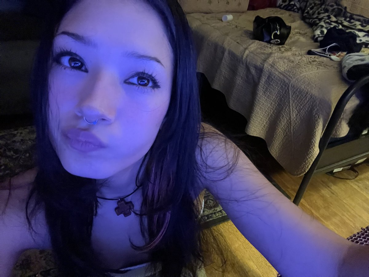 k0o1kat's tweet photo. i look like a cat here #meyow https://t.co/YR8JoIjVjT