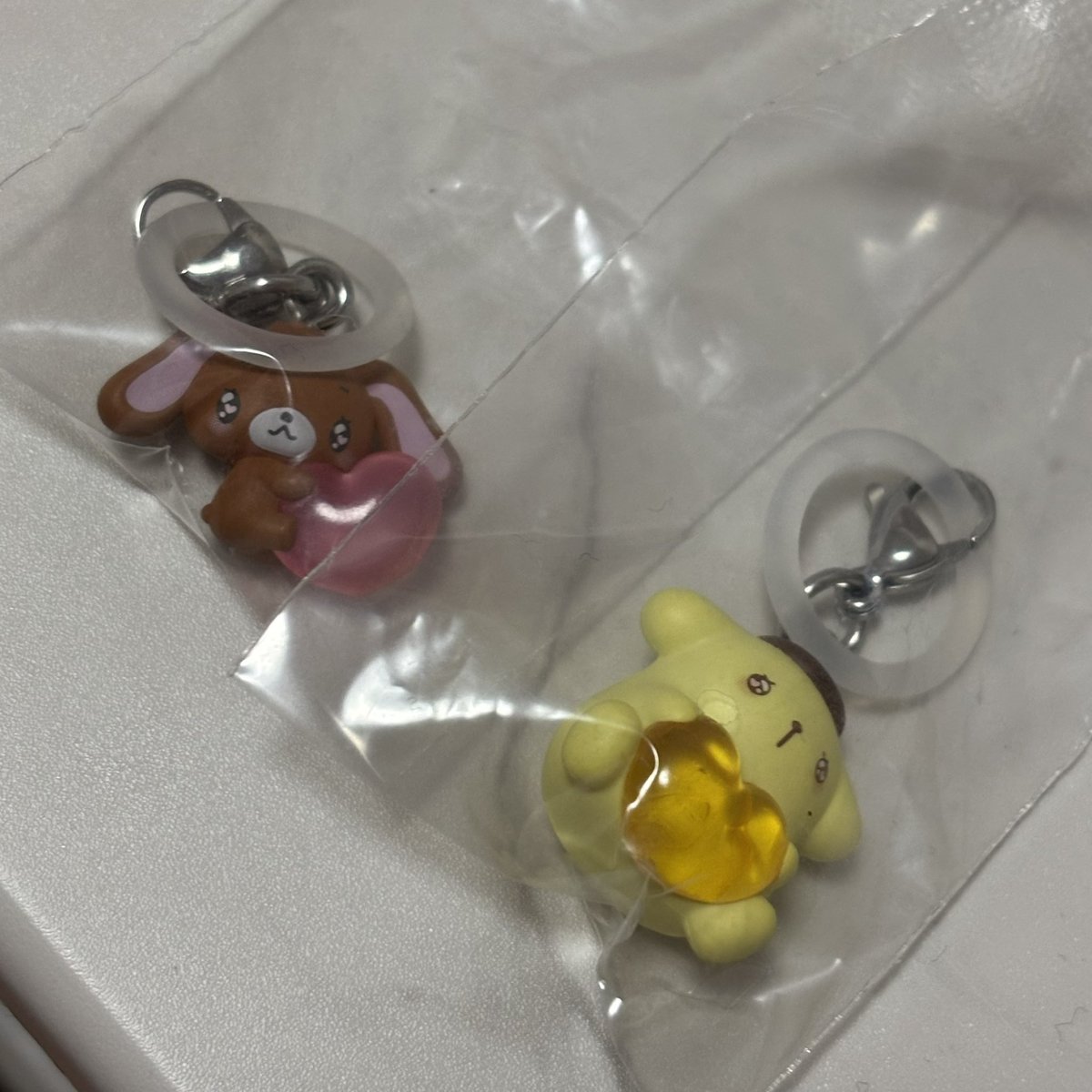 uranepu__'s tweet photo. めじるしアクセサリー
めじるしチャーム 交換
サンリオ エモきゅん2

【譲】ポムポムプリン、くろうさ

【求】 ハローキティ

都内（池袋）手渡し優先です。 https://t.co/qCd49nljjM