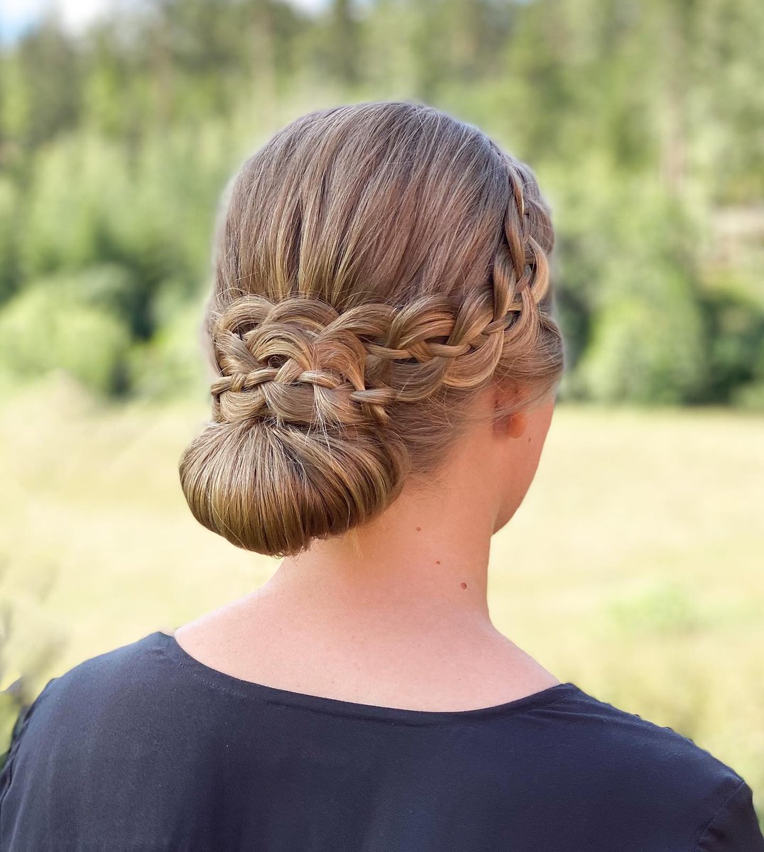 kinho_sa's tweet photo. Braided updo, elegant four-strand braid for wedding guests and special occasions. https://t.co/t1DwQYkhtI