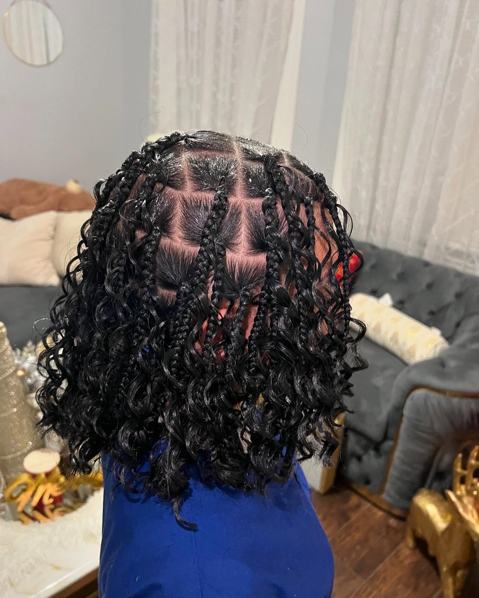 paulaacullen's tweet photo. #braids #braidsstyle #hairstylist #curlyhair #indiahair #style #details #unitedstate #usahair#🎀 #🎀🎀🎀 https://t.co/POxx1XjDoA