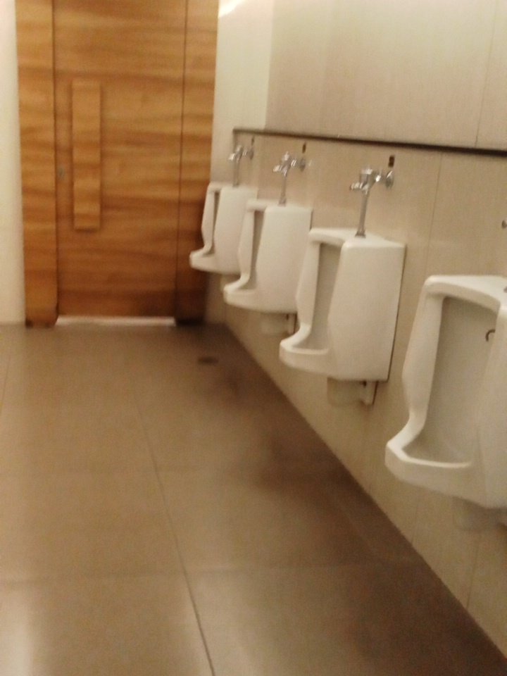 avivcaca's tweet photo. Ada yang disekitar sini
#cruisingtoilet #simpanglima https://t.co/OBg2MpbGmu