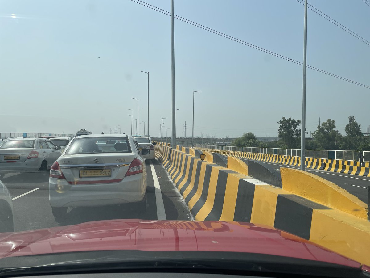 amitnigam2809's tweet photo. A flyover built to save travel time...took 55 mins just to reach its first merge point 🤦‍♂️
Barapullah Phase III is finally inaugurated for Traffic Jams. Years and crores spent. 
Reduce travel time - mission apparently loading
#BarapullahPhase3 #DelhiTraffic #Traffic https://t.co/alhKcrHi1K