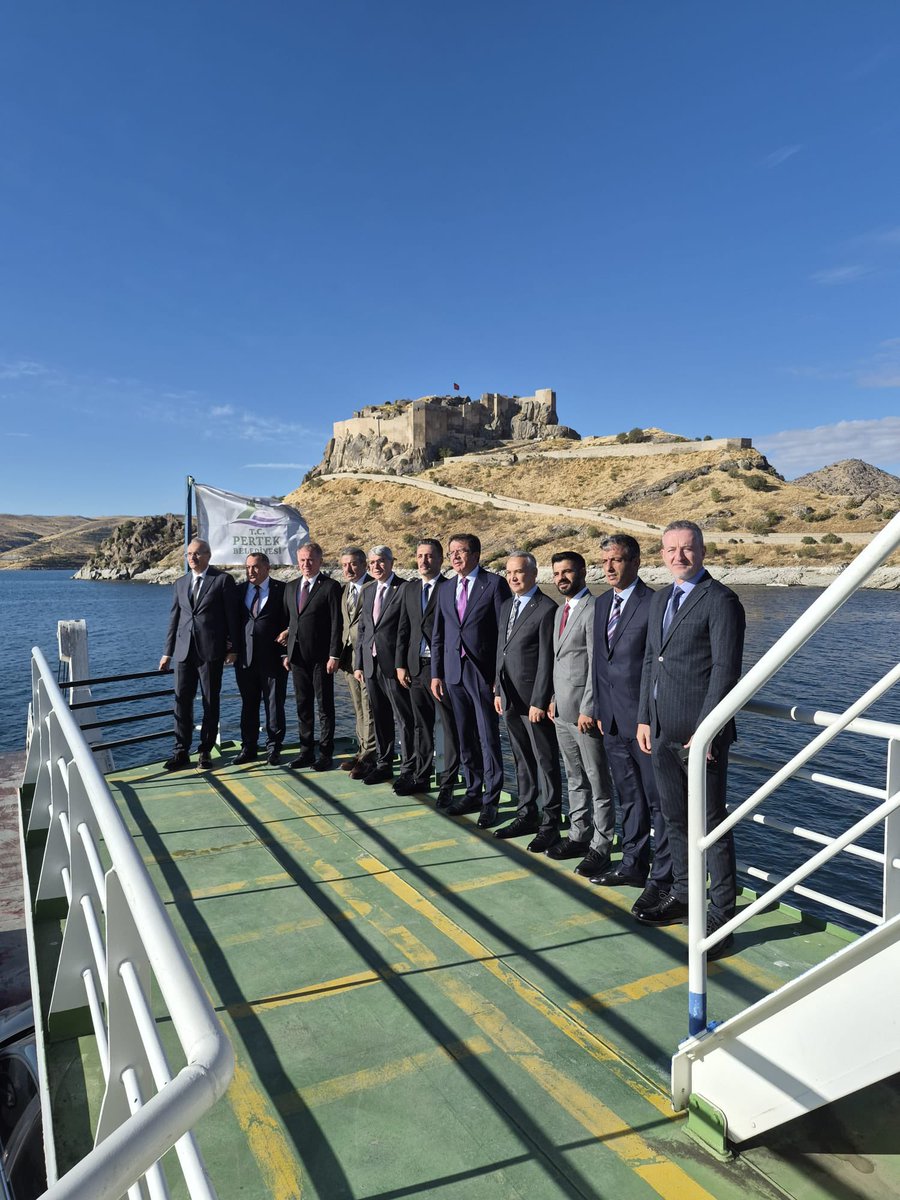 ZeybekciNihat's tweet photo. 📍 Pertek Feribotu

Tunceli programımızın ilk durağı Pertek’e geçiyoruz. https://t.co/3GD2TP9FBO
