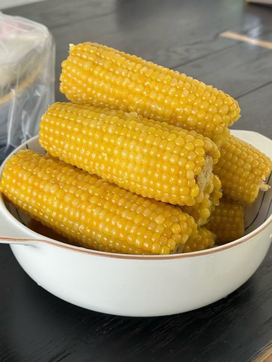 MarlineHebf1c3's tweet photo. 鲜糯粘玉米测评！咬开爆汁不塞牙，粗粮代餐顶饱又清甜，减脂期闭眼入！， https://t.co/DHlqc5NLtJ