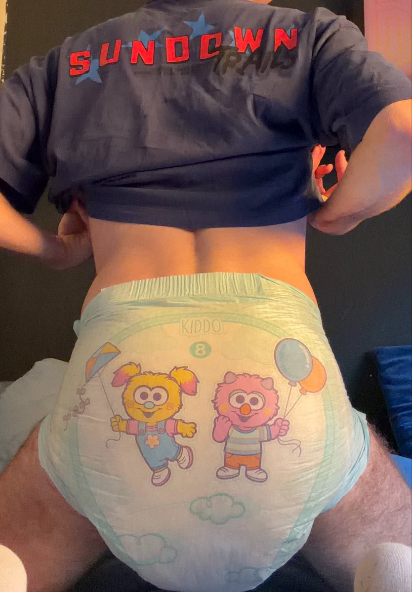 Jonas47143435's tweet photo. First post on here, u like it? 🩵

#diaperboy #abdl #gay https://t.co/uJ2M3Dlihh