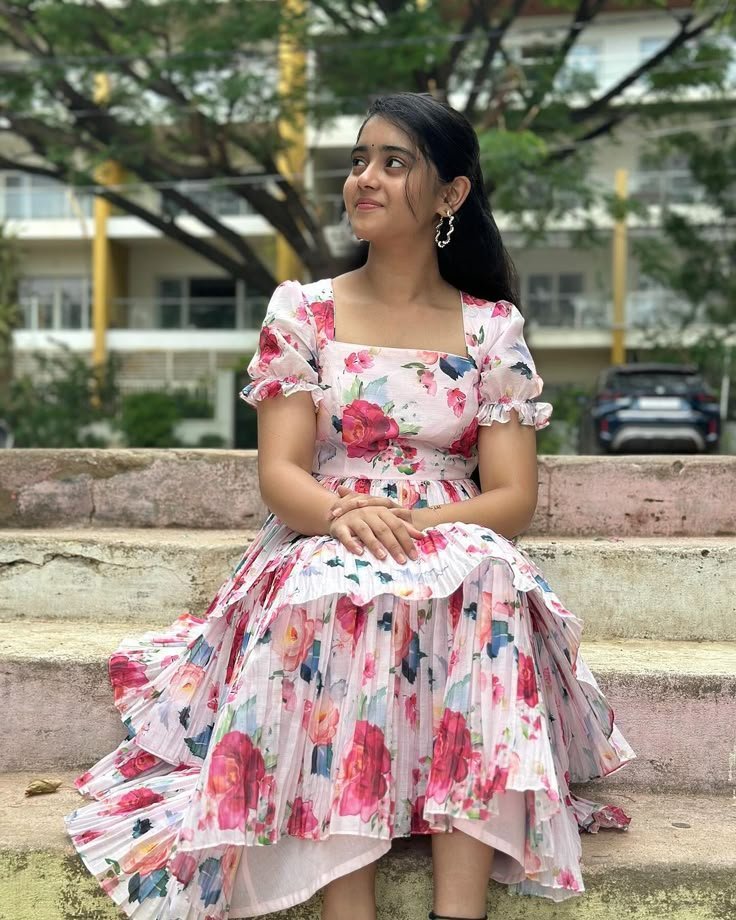 kjalreddy's tweet photo. DESI TEEN GIRL 😍 https://t.co/ByxzEMBcr3