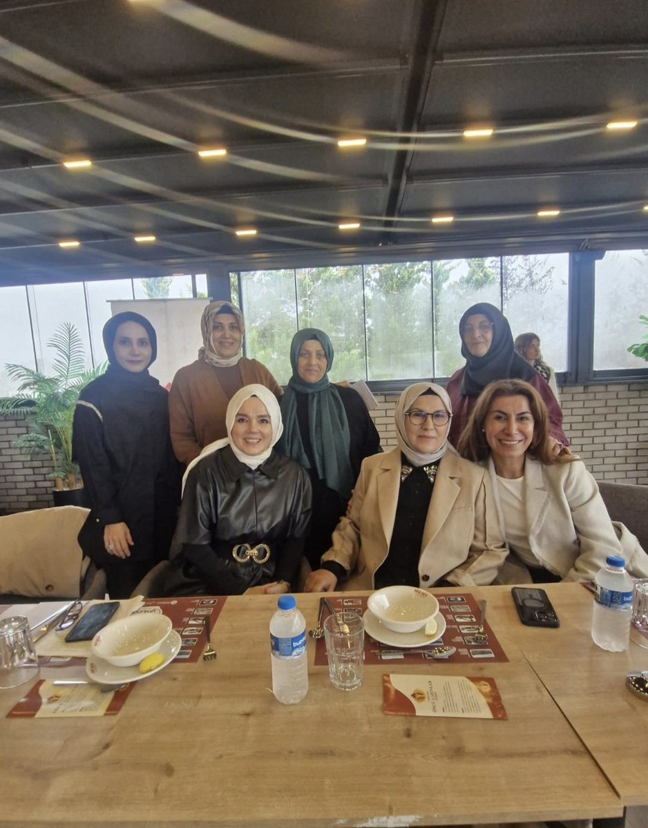 SekmenNar's tweet photo. @RSKatircioglu 
@mehmetyasinozlu 
@serpilnam 
@öncü kadınlar
Şehit ve Gazi programından. https://t.co/MsZIdhwIQu