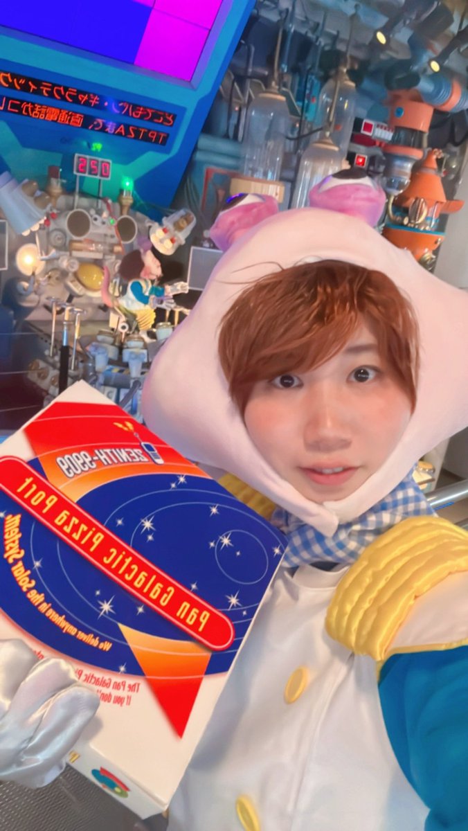masaru1927's tweet photo. シェフ集団とトニーのパンギャラ併せで来てます🍕🪐

キャストさんの反応が良くて面白い❣️

#Dハロ仮装 #Dハロ仮装2026 #パンギャラクティックピザポート https://t.co/7LJqFDECZ9