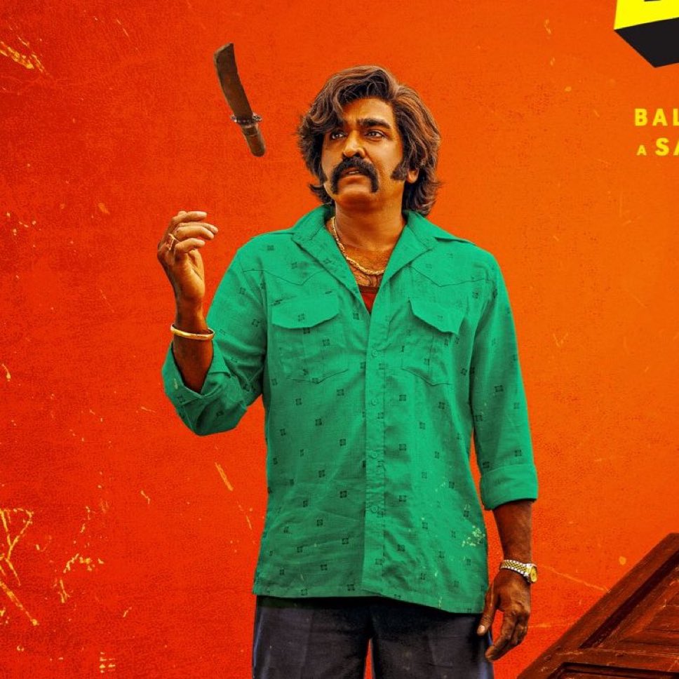 TalkiesFriday's tweet photo. #VijaySethupathi - இந்த மனுஷன் தனக்கு இந்த ரோல் கரெக்ட்டா இருக்கும்னா அது Hero, Villain, இல்லை சின்ன கேரக்டர் ah இருந்தாலும் இறங்கி பண்ணுவார்..!

ஆரம்ப கால படங்களில் “நடுவுல கொஞ்சம் பக்கத்த காணோம்” எப்பவுமே நின்னு பேசும்..!

திரும்ப சீதக்காதிக்கு பிறகு #Baththa படம் மூலமா களம் காணுறாங்க..!

கண்டிப்பா இதுவும் அவரோட வித்தியாசமான கதாபாத்திரங்களில் ஒன்னா இருக்கும்..!

நாளைக்கு FDFS போறேன்☺️🙌