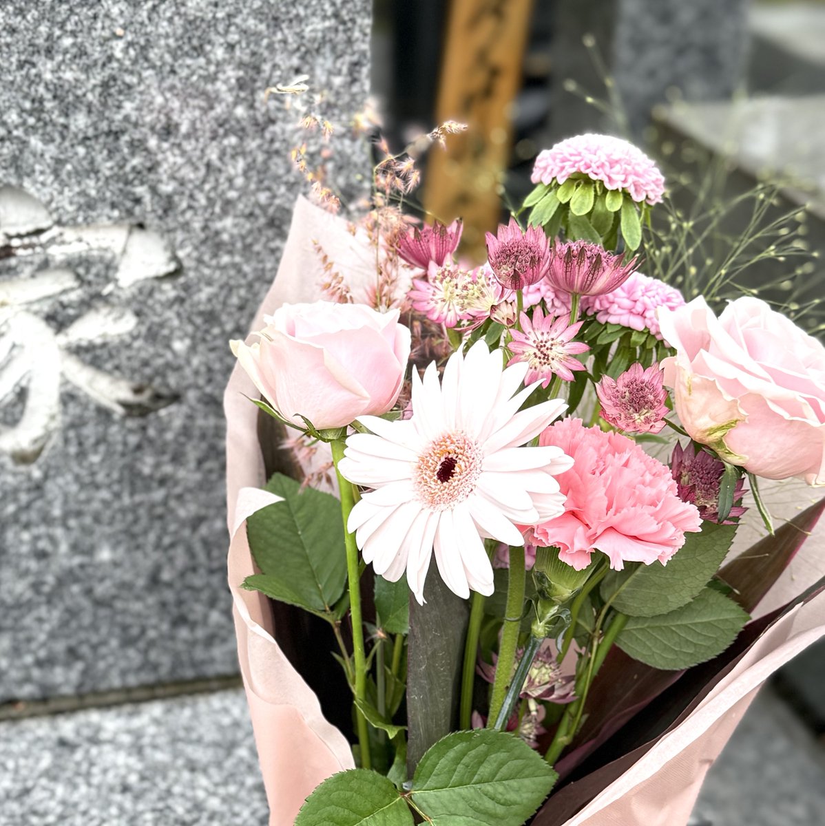 macke_teina's tweet photo. 遺産なき母が唯一のものとして残しゆく「死」を子らは受取れ

7回目の忌日。 https://t.co/yz9kCMlLHo