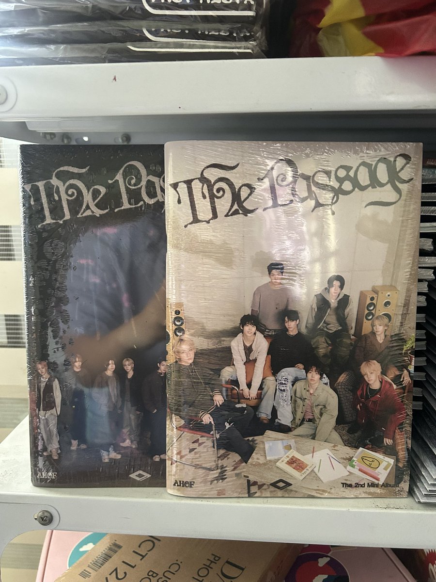 BMOSPHTwt's tweet photo. 3 Albums are sold today for our on hand The Passage by Ahof Albums! 🙌❤️

Sino kasi di mabubudol sa ₱250 - 2 Sealed albums. On hand pa? 😭❤️ 

wts lfb ph go AHOF The Passage https://t.co/WZTGEuklV1