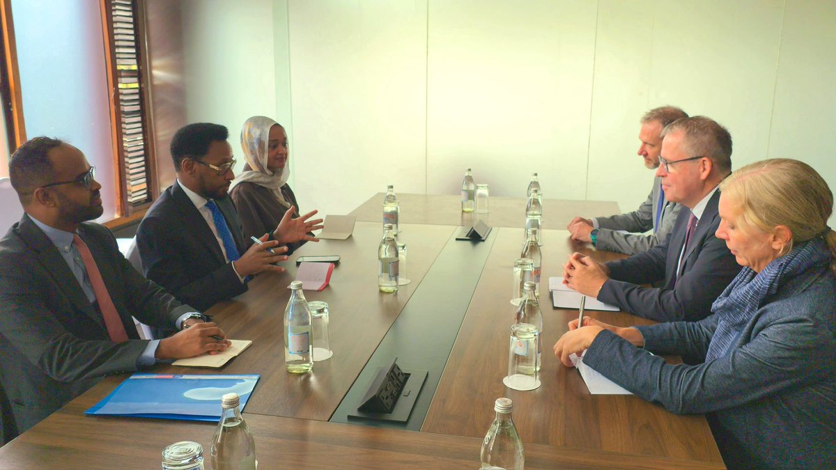 BihiEgeh's tweet photo. I had productive discussions with Volker Oel, DG for Reconstruction &amp; Stability @BMZ_Bund on the sidelines of the Horn of Africa Initiative ministerial meeting this week. We discussed the progress of the Initiative and further enhancing cooperation between #Somalia and #Germany. https://t.co/mBb0ZHplIT