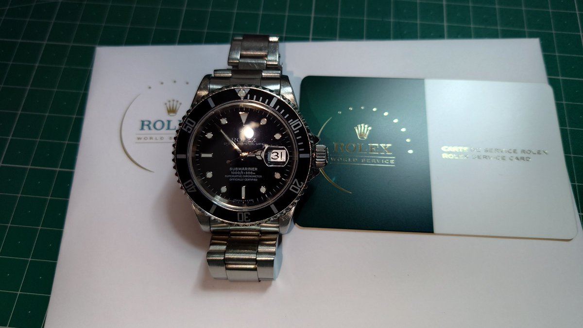 k5DbrfWGI900Qas's tweet photo. 30年前35万位?で購入した時計がフルオーバーホールから帰ってきた
俺の普段の使い方を言ったら店員さんに失笑された
売却を考えると着けない方がいいのだそう
売却?
今の価値を聞いて理解したが
時計は売るものじゃなくて毎日着けるモノだろうに https://t.co/kWkLGevqoe