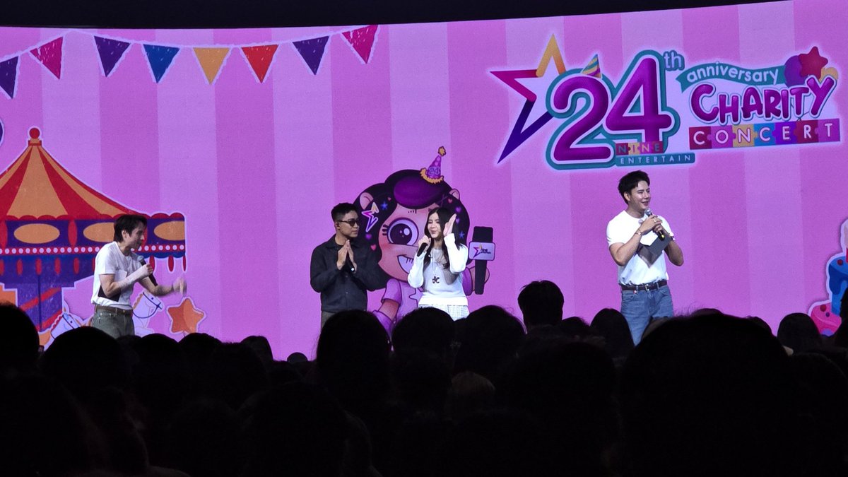 NineEntertain's tweet photo. #FRONC และ #jaei น่ารักมากค้าบบบ
.
#9ent24th
#9ent24thxSiamParagon https://t.co/UPNn5J9iC5