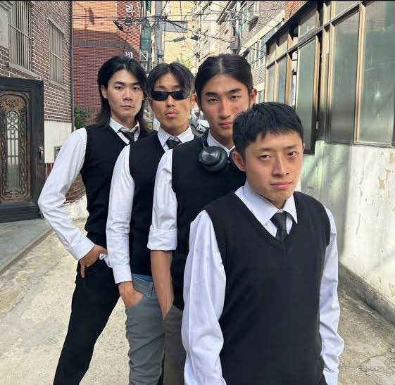 yuu_uu_0's tweet photo. 닛모팔섭 얘네 존나친함...
지금 이중 한명이 터졌을뿐이지 나머지 셋이랑 남틱톡커들 다 똑같을거같음 https://t.co/w0iUtXWP2a