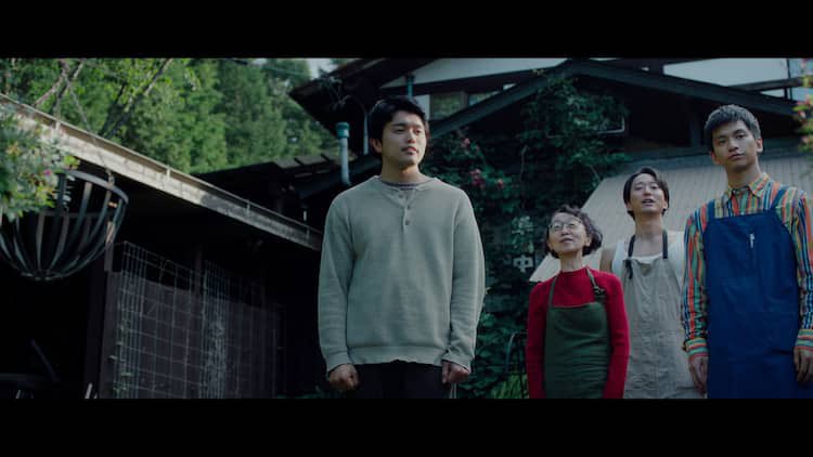 aidatoji's tweet photo. 【速報】

相田冬二賞2026で、最優秀男優賞が有力視されている映画『逃げろお嬢さん』（10.2公開）の井口理さんですが、関係者からのリークによると、井口さんは殿堂入りの可能性もあるとのこと。
相田冬二賞で現在、殿堂入りしているのは、二宮和也さんのみ。
審査委員長は「井口さんは偉人です」とだけ発言。殿堂入りに関してはノーコメントを貫きました。
発表は大晦日。

#相田冬二賞2026