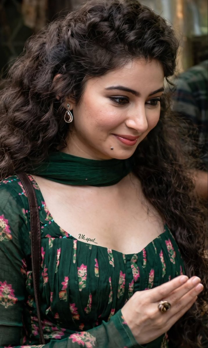 swethx4v's tweet photo. Any men or sissy for role play dm pannunga female role player here summa namuthu pona story eduthu varadhinga I want raw and weird story evlo dark uh irundhalum okay but interesting uh irukanum either comment on this post or dm Ilana you can contact Me insta 
Instaid: x_swethaaa https://t.co/HWyUtPskZw