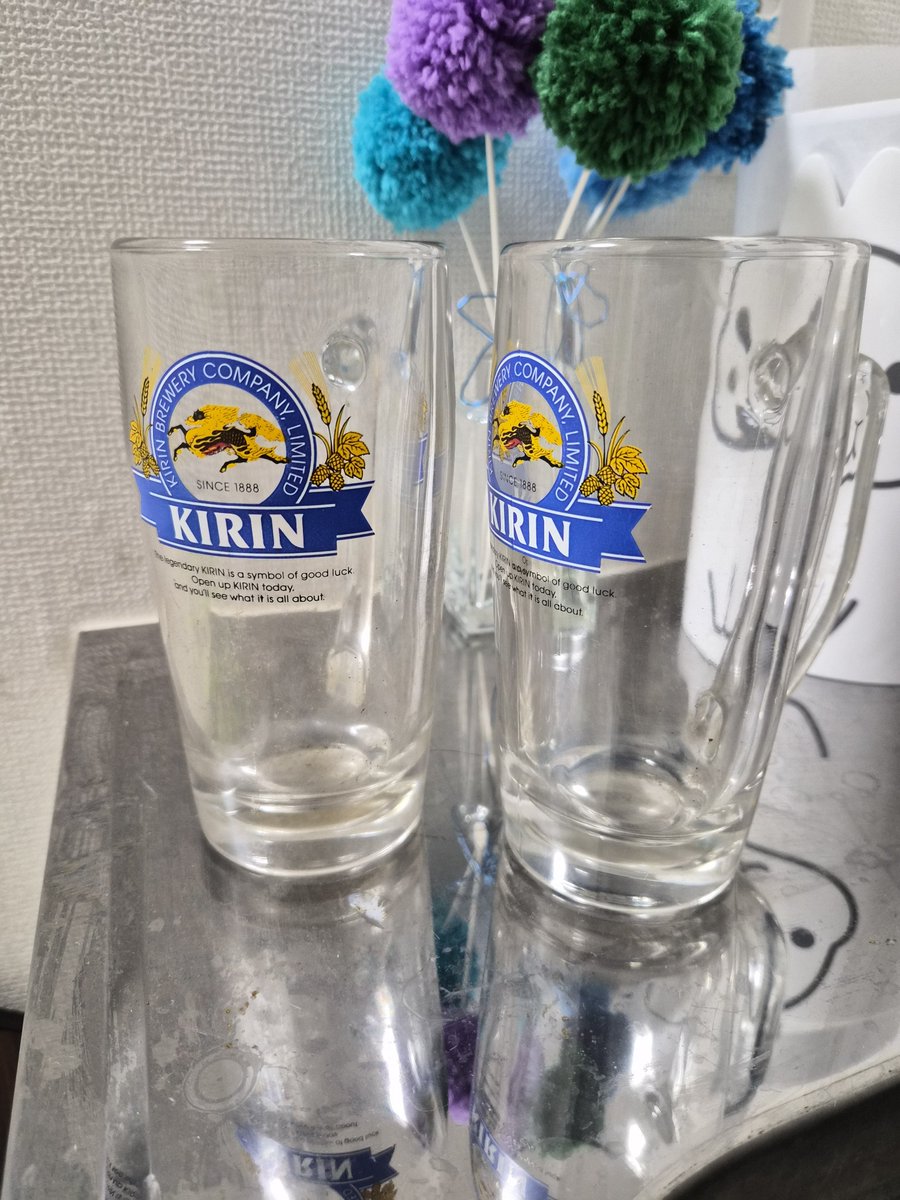 umeboshi1128's tweet photo. When I was walking down the arcade street, I noticed an old shop with a bunch of free stuff in front of it. I grabbed 2 beer mugs! I cleaned them up and like new! (They're heavy, too!) There were 4 but I couldn't carry so many. If they're still there on my way home I might try... https://t.co/b0xcvBg1d5