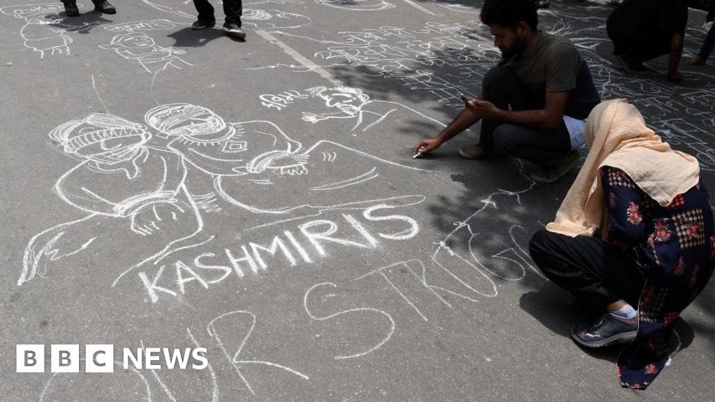 TheVoiceJK's tweet photo. KASHMIR’S IDENTITY MUST NOT BE OVERLOOKED

#KashmirisIdentityUnderThreat #RestoreArticle370 #KashmirisDemandFreedom #KashmirUnderOccupation #JusticeForKashmiris #HumanRights https://t.co/i7FCPP7bXC