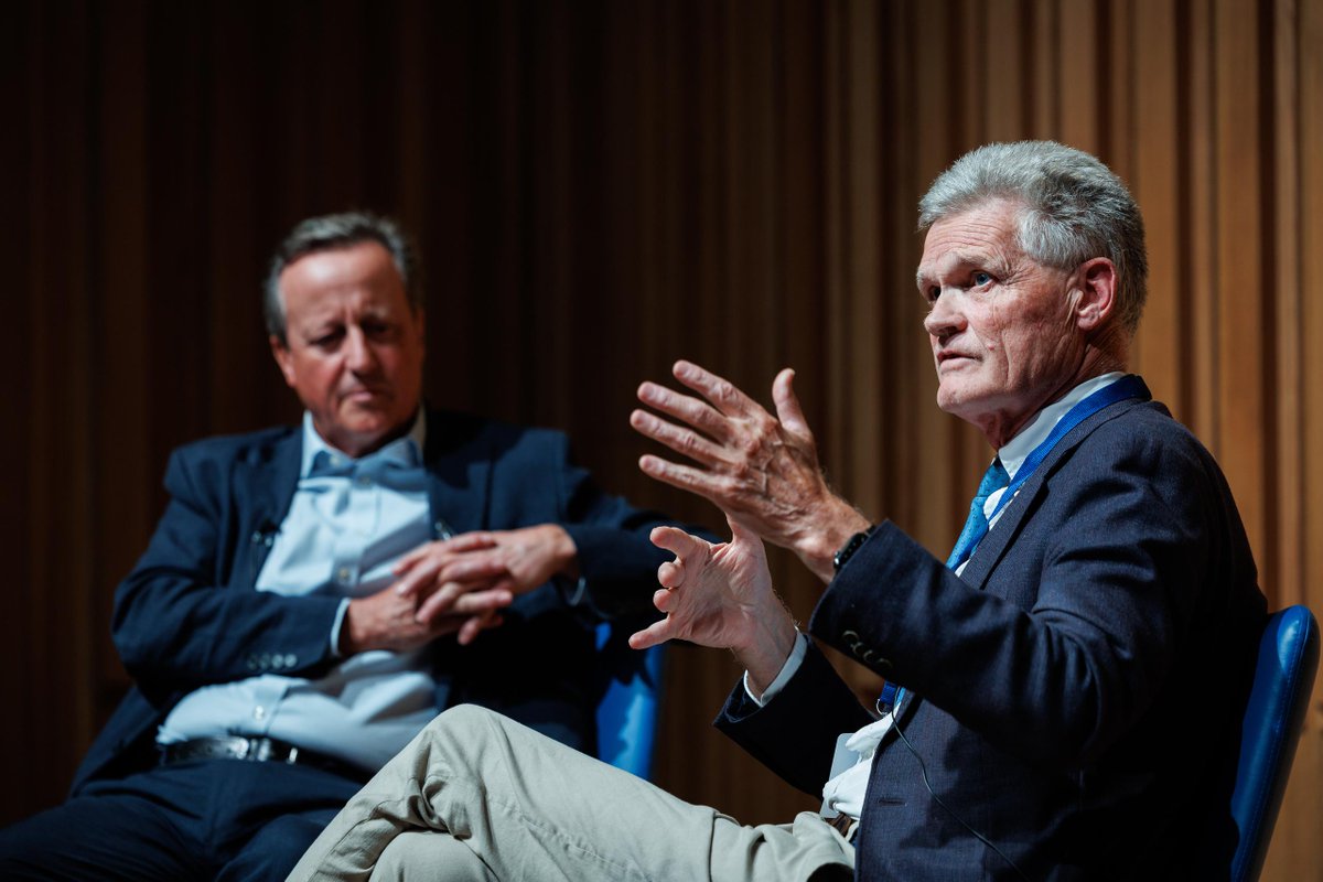 David_Cameron's tweet photo. It was a pleasure to speak at the @OHRareDisease Symposium last week, among patients, policy-makers and world-leading scientists whose work on rare diseases brings new hope to the millions of people worldwide affected by these conditions.
 
As Chair of the Oxford-Harrington Advisory Council, I joined Professor Sir John Bell from @UniofOxford for a conversation about the progress being made towards new life-changing medicines for rare diseases, the impact of advances in genomics via @GenomicsEngland, and how cutting-edge technologies and AI are opening up new possibilities for treatments.
 
But scientific breakthroughs only matter if they reach patients. For people living with rare diseases, particularly children and their families, time matters. I know this all too well. Alongside advancing the science, we need to accelerate the development, approval and adoption of new treatments too. I’m hugely encouraged that by bringing together the best science, technology and policy, we can move further and faster towards our mission to deliver 40 new treatments for rare diseases by 2034.