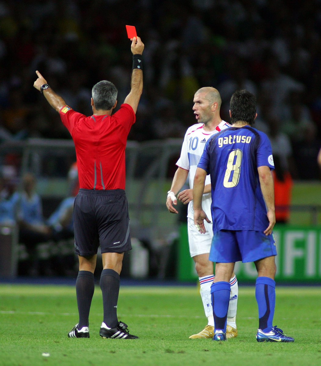 ActuFoot_'s tweet photo. Le match face à l’Italie 🇮🇹 ?

"ZIDANE PENSE À CE RENDEZ-VOUS DEPUIS LE DÉBUT DU RASSEMBLEMENT ET N’ENVISAGE PAS UN AUTRE SCÉNARIO QUE… LA VICTOIRE." 🇫🇷😤

🗞️ @lequipe https://t.co/oxWiNWP6Us